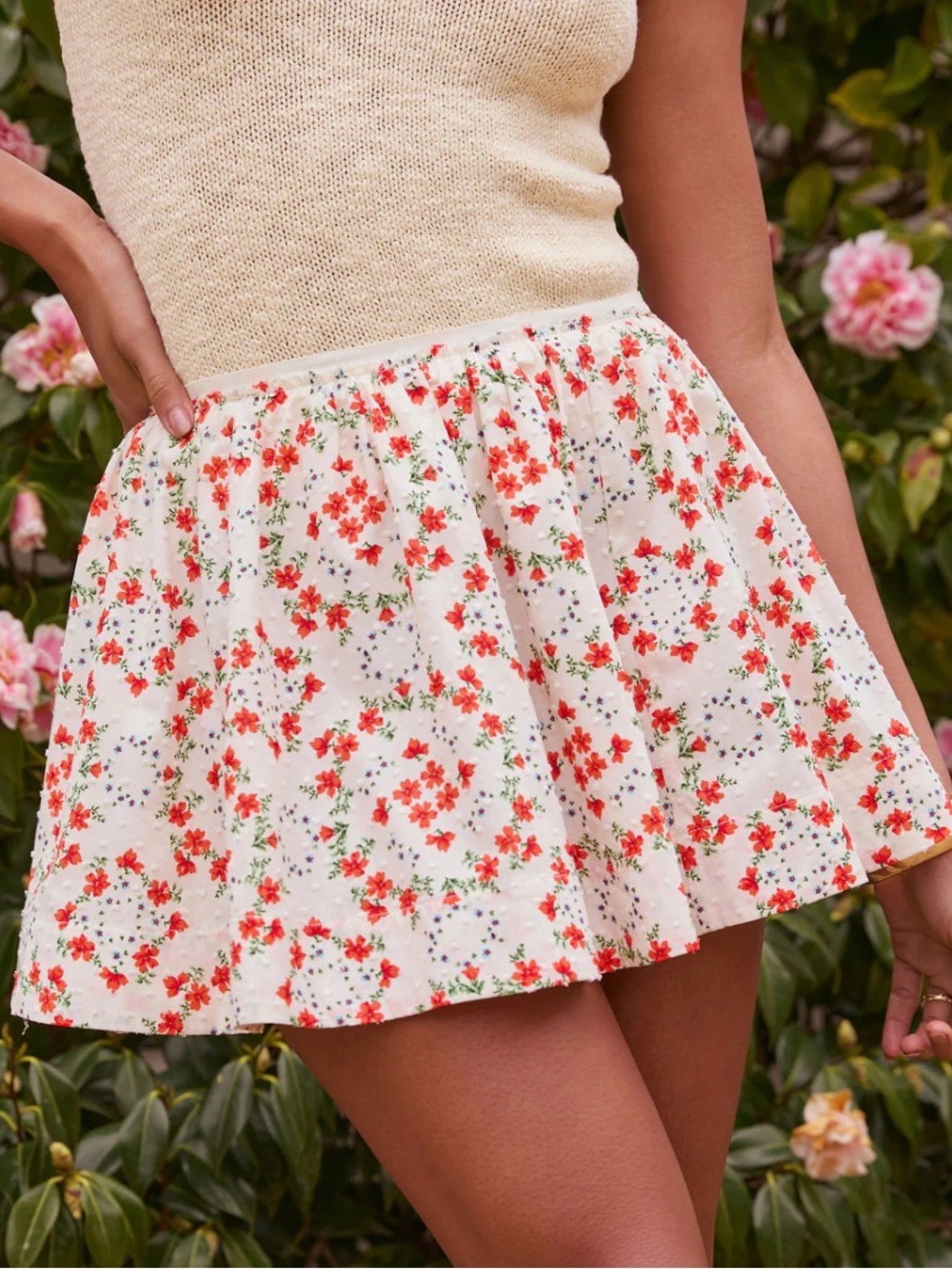 NWT VICI Pleated Floral Sunlit Blooms Mini Skirt |Size Medium - Picture 6 of 6